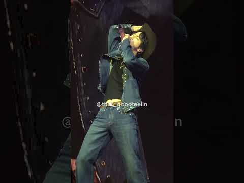 250805 Jin belly reveal during Rope It 🫠 &mdash;BTS Jin RUNSEOKJIN_EP.TOUR London Day 1 [4K]