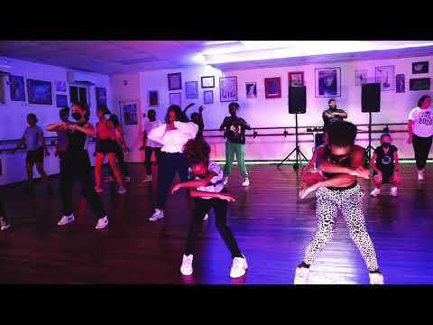 Jump / Tribal Kush, Walshy Fire & Mr.Vegas / Pierangely Wever choreography