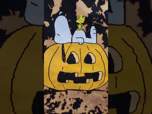Vídeo relacionado con Peanuts - Snoopy Halloween Doghouse Boo Pumpkins Camiseta