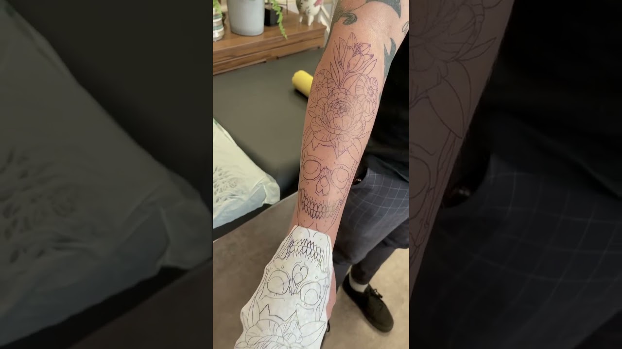 ☠️ Floral Skull Tattoo By Caseymarietattoo #tattuba #tattoo #tattooartist #shorts #skull #flowers