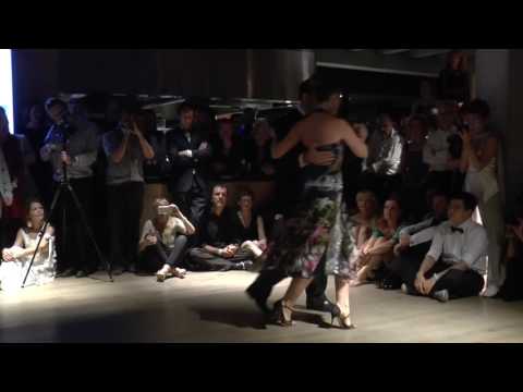  Fabian Peralta  and  Josefina Bermudez Avila  are  dancing  to  "  El Cencerro  "  by  Juan D'Arienzo  at  Gent Tango Festival  in  2017