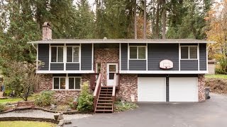 preview picture of video 'Woodinville Cottage Lake Home'