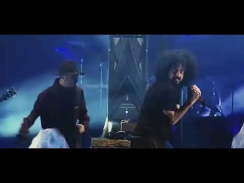 caparezza schiva un paio di frustate di diego perrone ma poi realizza che gli piace(???)