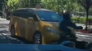 【車禍影片】這種騎法我還真的是沒見過～（2025.09.18 台北市北投區石牌路二段