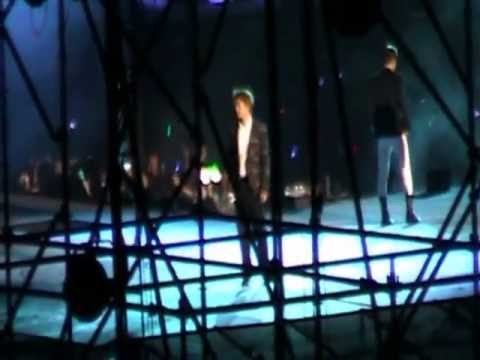 121123 Smtown SG Open Arms