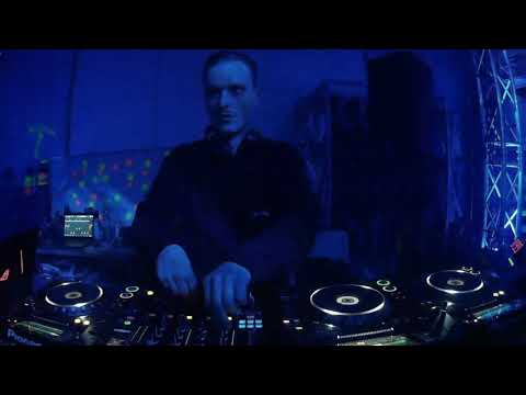 Techno set in the warehouse w/ Fourk