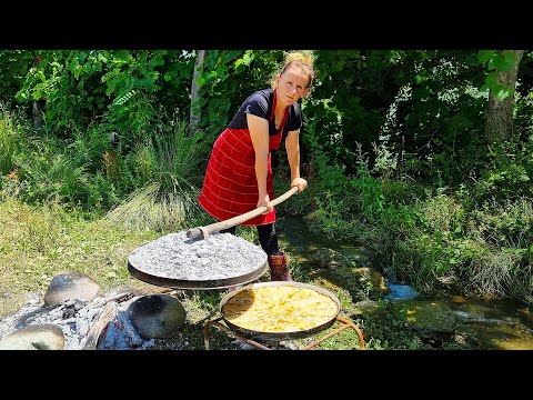 Flija Tradicionale me Kos ne Sac! Albanian Traditional Fli Dish.