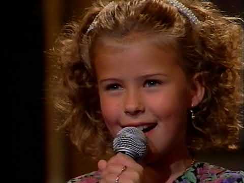 Annika Siltaniemi - Kuljen lapsuuteni päiviin