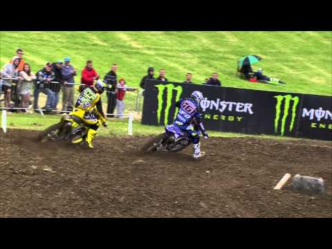 Romain Febvre pass Clement Desalle MXGP of Great Britain 2015 - motocross