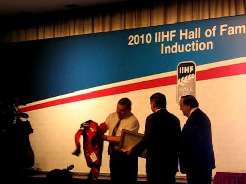 Владимир Крутов включён в зал хоккейной славы ИИХФ