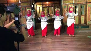 Ewah-Ewah dance by UPM dancers for Wany Hasrita