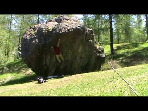 Bouldering in Alta Valle Maira - Saretto (Acceglio, Cuneo)