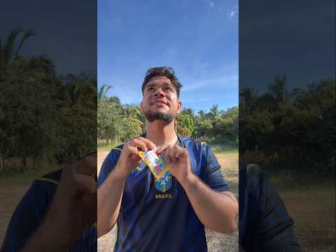 Mãe Deu Pacote De Figurinha Para Abrir
