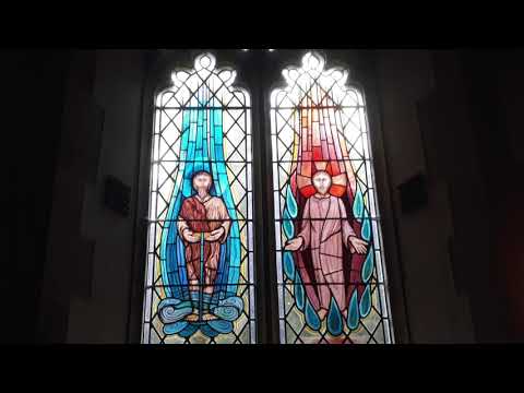 Andrew McGregor playing the organ