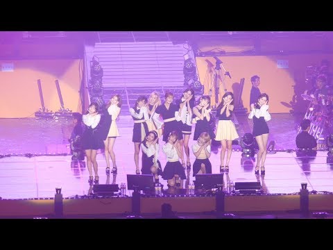 190803 아이즈원 (IZ*ONE) KB Liivcon - AIRPLANE(에어플레인) 직캠(fancam)
