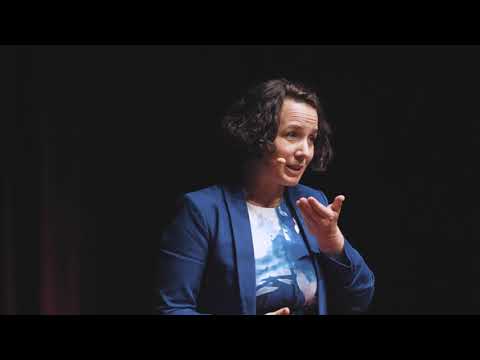 Barát vagy ellenség? Otthonosan a jog világában. | Zsuzsanna Bán | TEDxDebrecen