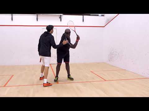 Squash tips: Clean hitting on the backhand with Jethro Binns - Racket preparation