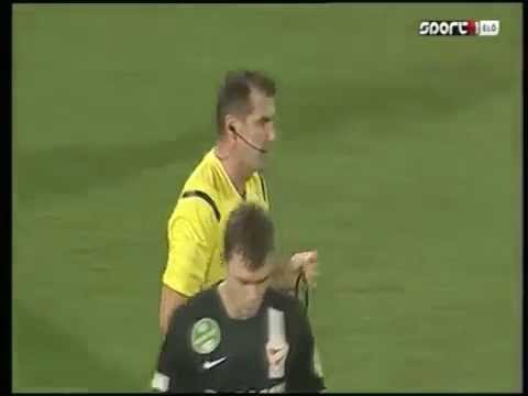 Stopira telibelőtte a játékvezetőt