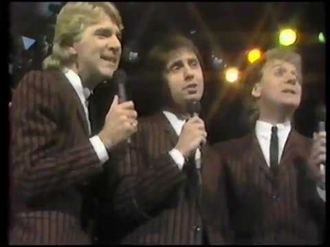 This show features The Ivy League & Vanity Fare