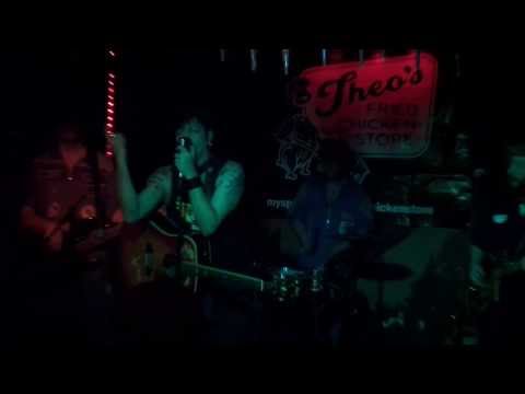 Theo's Fried Chickenstore - Walking Man (live)