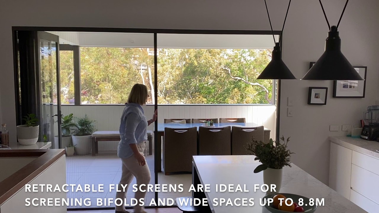 How do Retractable Screens work?