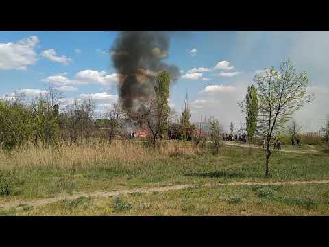 Пожарные прибыли на пожар в парке Лески (Николаев)