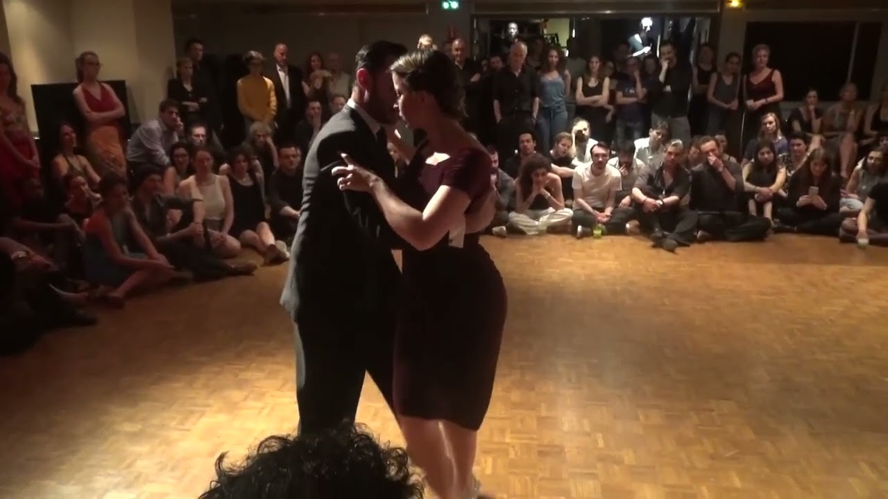 Video thumbnail for Stéphanie Fesneau & Fausto Carpino: "Pata ancha" @ Milonga El Garron Parijs