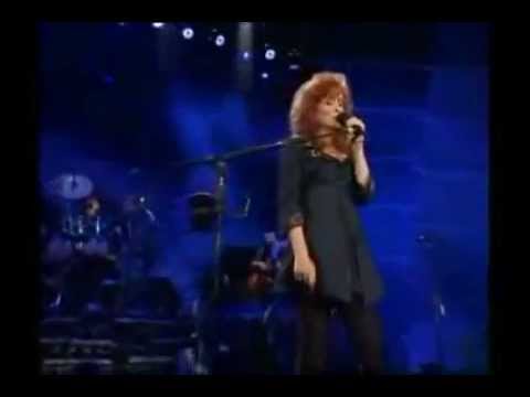 Bonnie Raitt & Bruce Hornsby - I Can't Make You Love Me