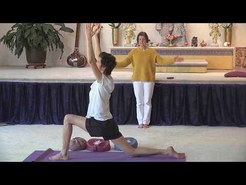 Yogastunde Mittelstufe mit Shaktipriya - Live 9:15 Uhr 20.04.2020