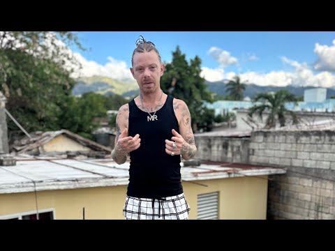 M dot R COOKING CURRY GOAT !