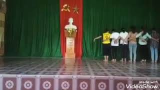 cô gái đắc tôi tập múa chuẩn bị văn nghệ cuối năm 2020 ..