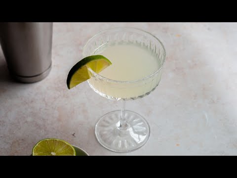 Traditional Gimlet Cocktail Recipe