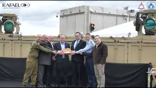 החל עידן הלייזר: משרד הביטחון וחברת רפאל מסרו לצה״ל את מערכת ״אור איתן״ (עדכוני משרד הביטחון) - התמונה מוצגת ישירות מתוך אתר האינטרנט יוטיוב. זכויות היוצרים בתמונה שייכות ליוצרה. קישור קרדיט למקור התוכן נמצא בתוך דף הסרטון החל עידן הלייזר: משרד הביטחון וחברת רפאל מסרו לצה״ל את מערכת ״אור איתן״ (עדכוני משרד הביטחון) - התמונה מוצגת ישירות מתוך אתר האינטרנט יוטיוב. זכויות היוצרים בתמונה שייכות ליוצרה. קישור קרדיט למקור התוכן נמצא בתוך דף הסרטון