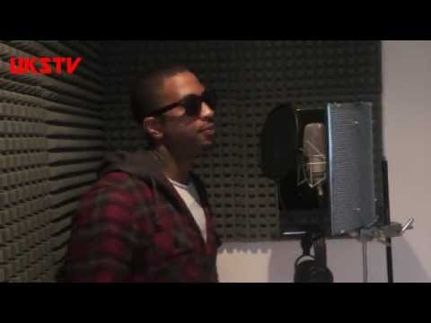 UKS.TV | HIPMAN JUNKY 'DOIN MUSIC' (FREESTYLE VIDEO) - IN THE STUDIO