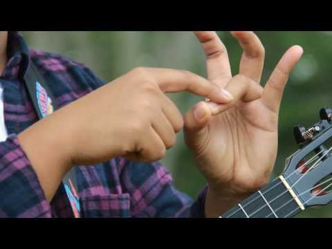 Uke Minutes 155 - How to Hold the E Chord