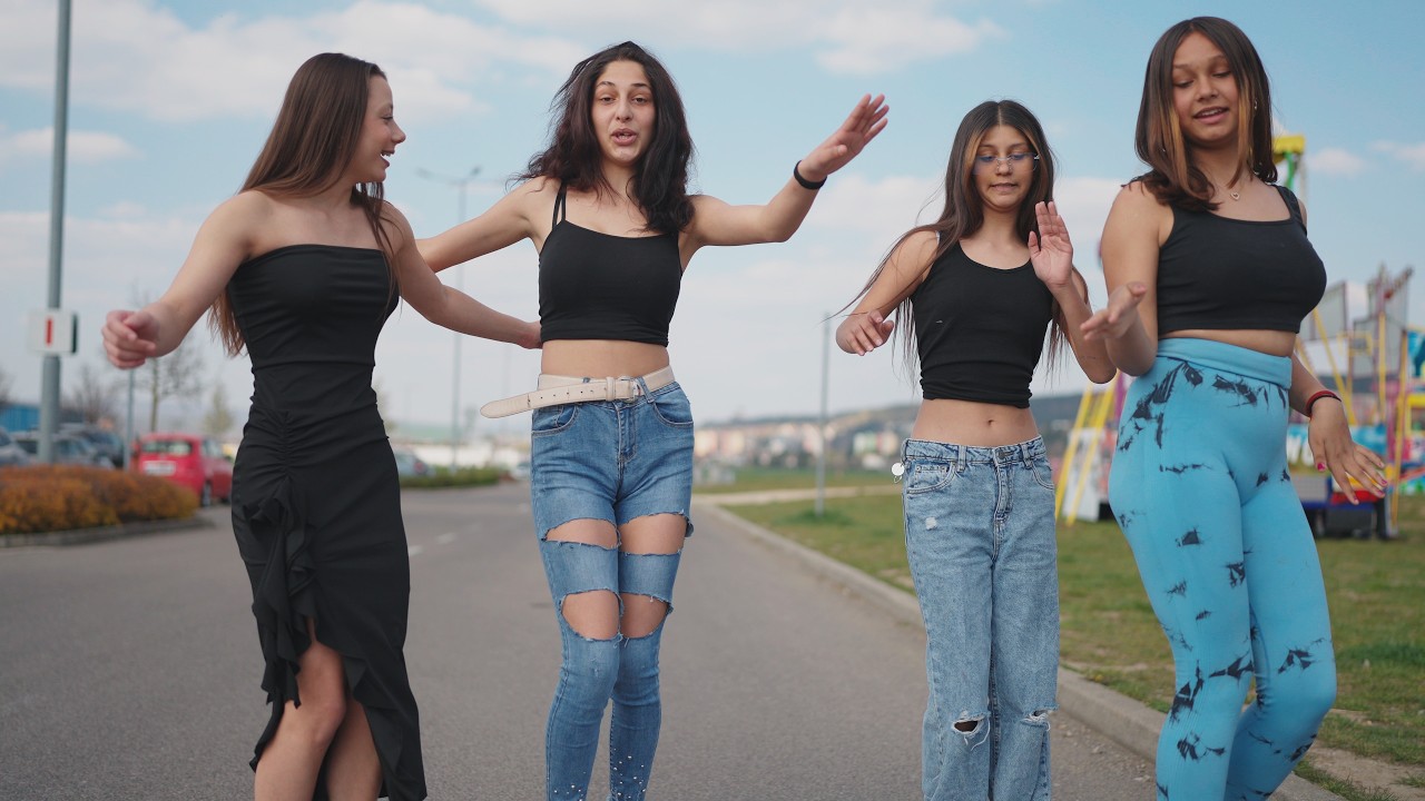 Sofinka a spol - Tanecne cover video od Lolita band MT