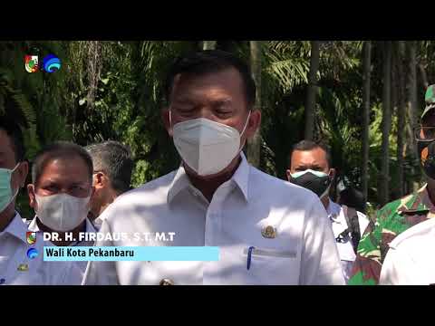 Wali Kota Pekanbaru Beserta Gubernur Riau Membagikan Bansos PPKM