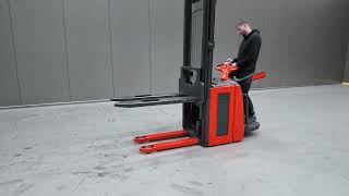 Stacker Linde L 14 AP | Imagem 4 - Machineryline