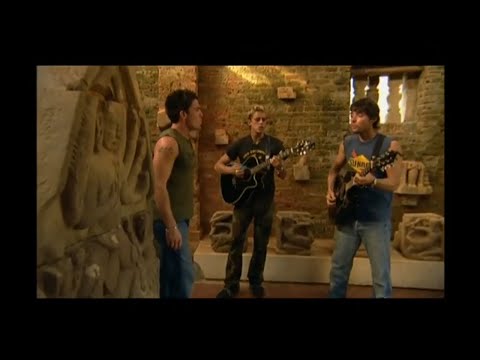 BBMAK - I Can Tell Live in Vietnam (4k)