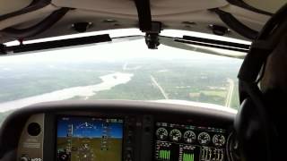 preview picture of video 'Flying in Cirrus SR-22 (Part 2 of 2)'