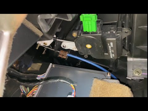 Replacing air mix actuator motor on 2003-2008 Honda Pilot
