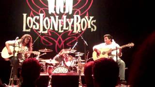 Los Lonely Boys - She Came In Through The Bathroom Window