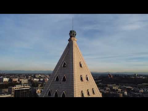 Drone in Seattle: Flying around downtown
