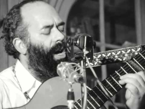 Rabbi Shlomo Carlebach - Borchi nafshi - live in France 1970