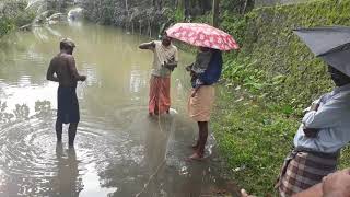 preview picture of video 'Fishing in flood kerala kollam punalur(1)'