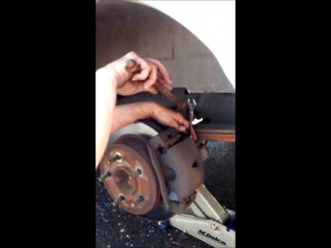 2006 Ford E150 rear brake change with a TWIST