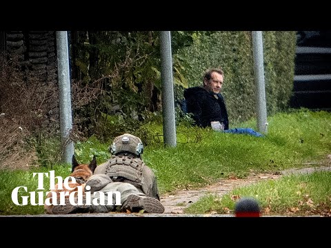 Police surround and capture submarine murderer Peter Madsen after he escaped jail