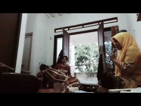 latihan kakawihan haleuang kamelang