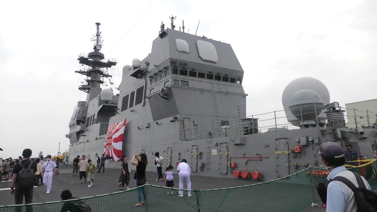 【4K】仙台港に来港したヘリコプター搭載護衛艦「いせ」の甲板上と格納庫。