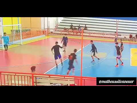 goleiro de futsal amador